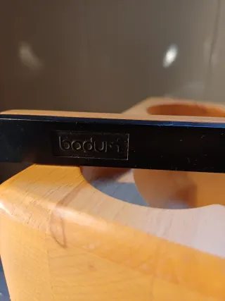 Contenedor madera nueces con cascanueces