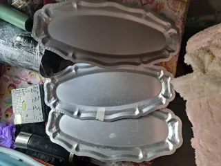3 Bandejas Ovaladas Metálicas