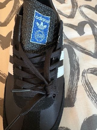 Zapatillas Adidas SL 72 Negras y Blancas