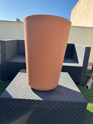 Macetero alto de resina