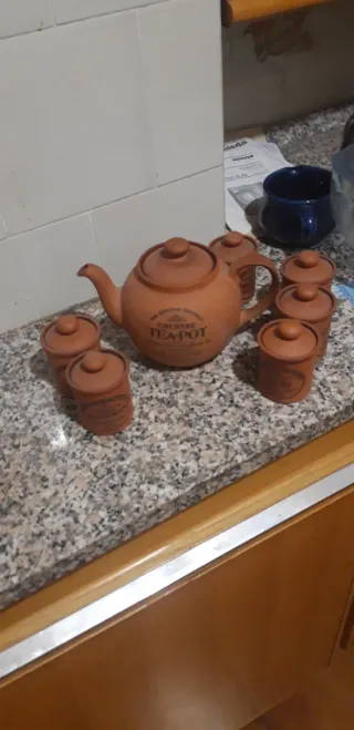 Teiera in terracotta Henry Watson Pottery