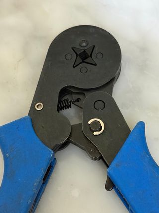 Herramientas electricista: crimpadora, pelacables