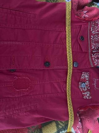 Cazadora vaquera Desigual roja