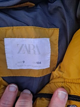 Chamarra niño amarilla con capucha