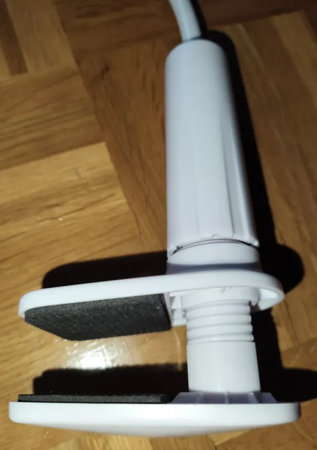 Soporte flexible para móvil con pinza