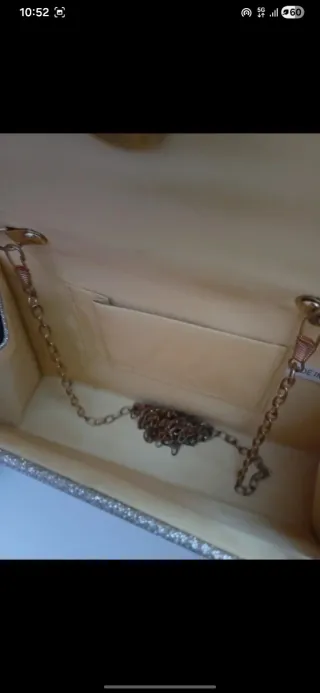 Bolso de fiesta beige con pedrería