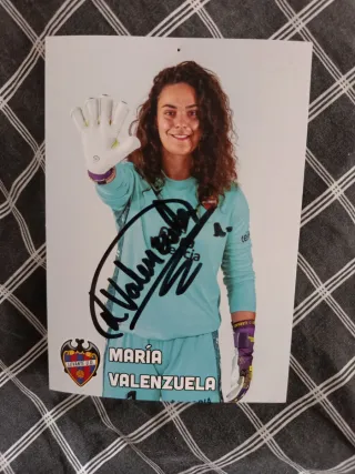 Foto firmada María Valenzuela Portera Levante UD