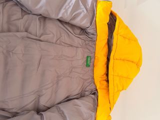 Abrigo Benetton amarillo chico 11-12 años.