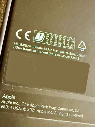 iPhone 13 Pro Max 256GB Azul Sierra + 4 fundas