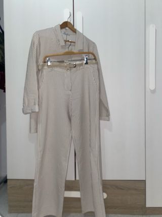 Blazer Rayas Beige sin etiqueta