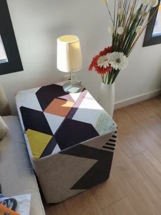 Puff moderno Famaliving (sin usar)