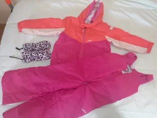 Conjunto nieve niña