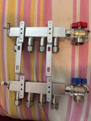 Colector suelo radiante 4 derivaciones