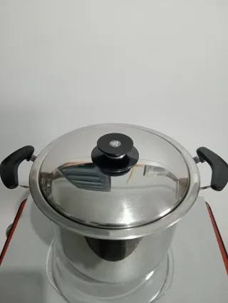 OLLA AMC DE 7,5 LITROS LITROS DE CAPACIDAD.