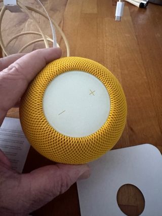 Apple HomePod mini amarillo