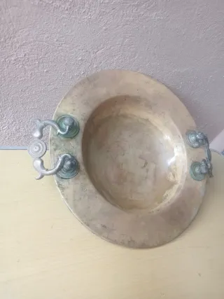 Antiguo brasero de bronce