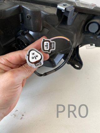 Faro Toyota rav4 usado