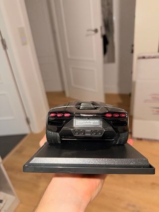 Maqueta Lamborghini Countach 1:18