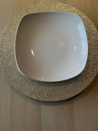 Bajo platos dorados purpurina Las 8 unidades 10€