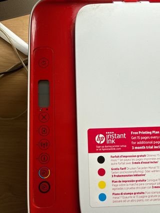 Impresora HP Deskjet 2633 Roja y Blanca