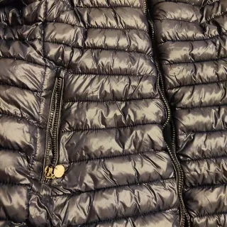 Abrigo de invierno de pelo sintético negro