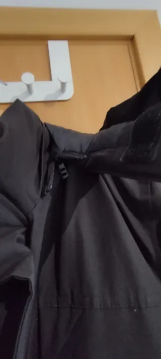 Abrigo plumífero caballero negro