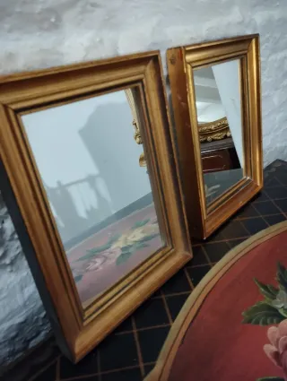 Pareja de espejos dorados antiguos