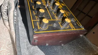 Equipo de música Alesis, Korg, Novation Beringe