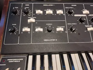 Moog Prodigy Sintetizador Analógico