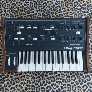 Moog Prodigy Sintetizador Analógico