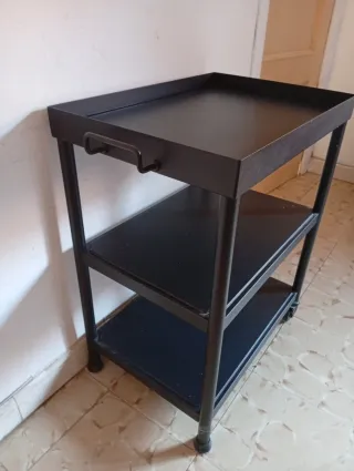 Mesita auxiliar metálica negra