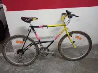 Bicicleta de Montaña Amarilla