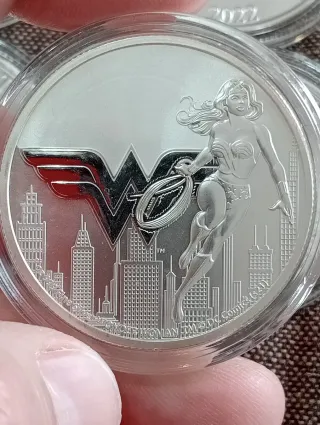 6 Onzas serie superhéroes.