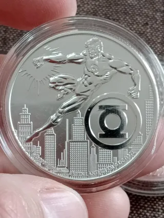 6 Onzas serie superhéroes.