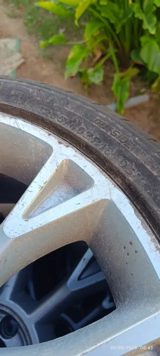 4 Ruedas con 5 meses de uso