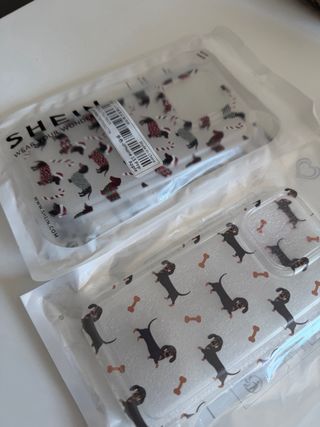 2 Fundas iPhone 15 Pro Perro Salchicha