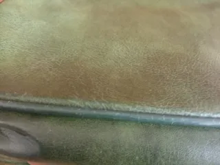 Maleta de viaje verde piel