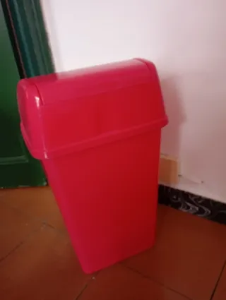 Cubo de basura / papelera
