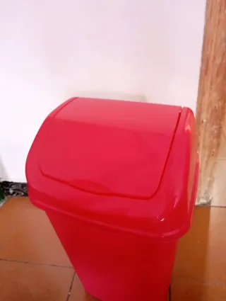 Cubo de basura / papelera
