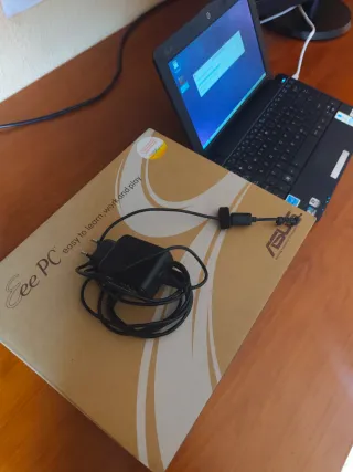 Mini portatile Asus Eee PC 10 nero. Netbook