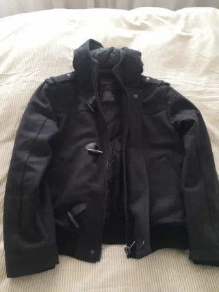 Cazadora de paño con capucha