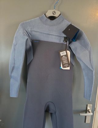 Traje O'Neill Hyperfreak 4/3+ Talla M nuevo