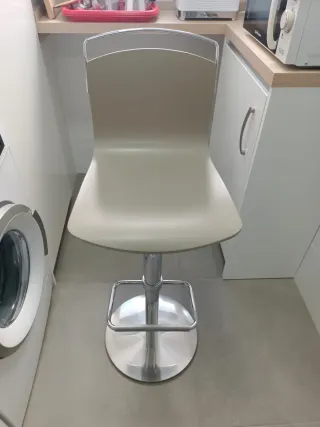 Taburete alto regulable madera y metal