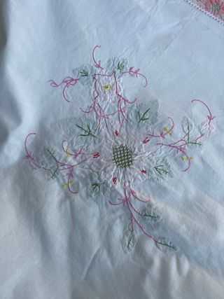 Mantel Vintage Floral Bordado 170x215cm