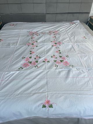 Mantel Vintage Floral Bordado 170x215cm