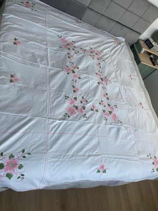 Mantel Vintage Floral Bordado 170x215cm