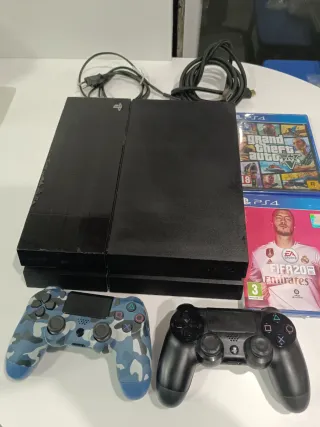 PlayStation 4 Negra + 2 Mandos + Juegos, cables