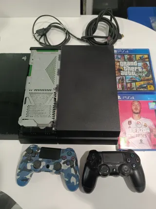 PlayStation 4 Negra + 2 Mandos + Juegos, cables
