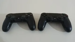 PS4 (PlayStation 4)