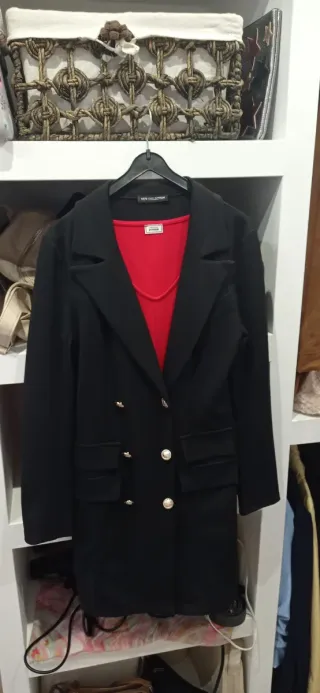 Chaqueta elegante mujer negra.